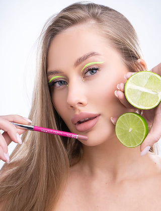 ZOLA Case with Sharpener and Set of 5 Lip Pencils Lipstick ZOLA 