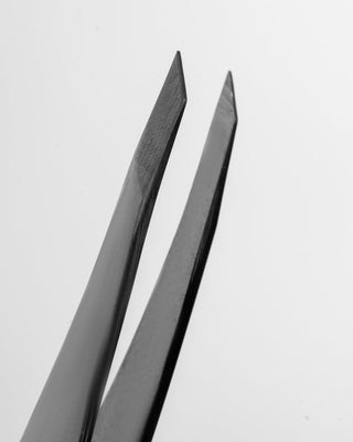 ZOLA Premium Eyebrow Tweezers, Black Eyebrow tweezers ZOLA 